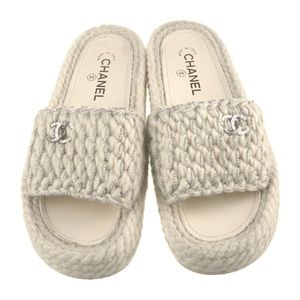Sold😀2022 Interlocking CC Logo Espadrilles NWB 38